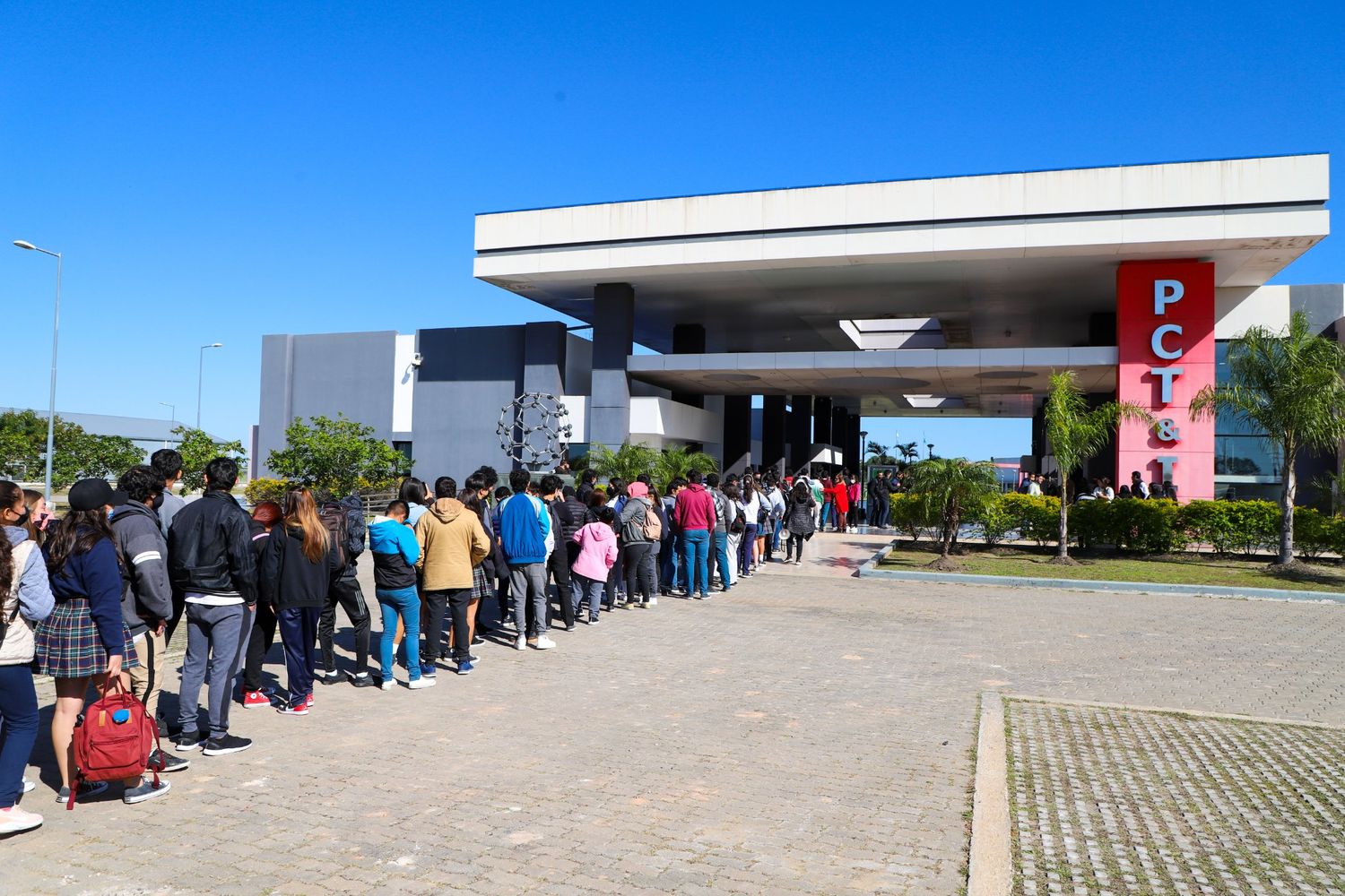 Estudiantes secundarios visitaron el Polo Científico