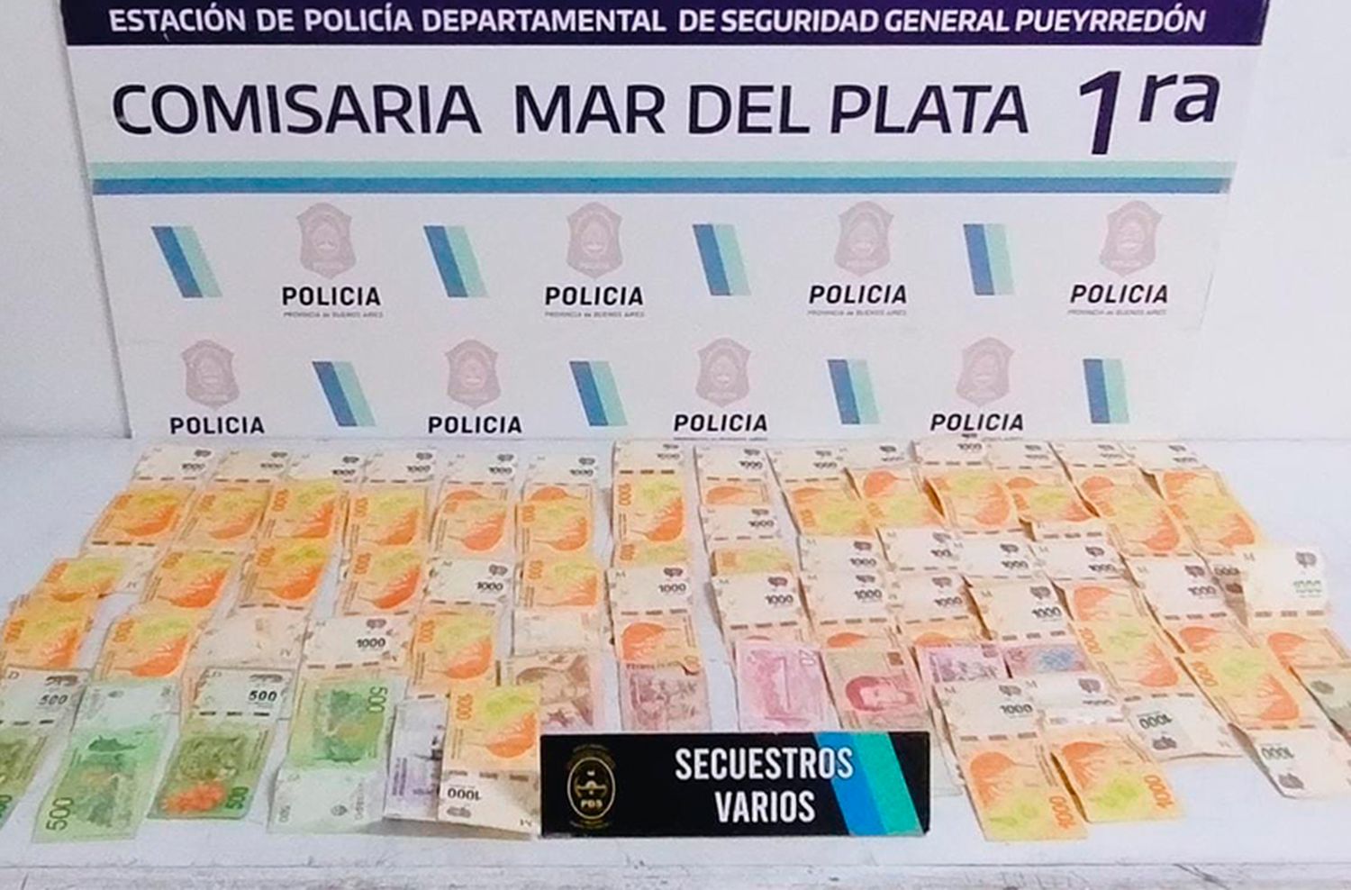 Abrió un auto estacionado y se llevó $60 mil