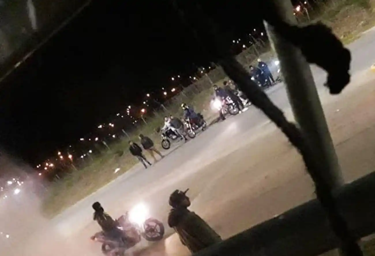 Con la flexibilización de la cuarentena volvieron  las picadas en la avenida Eva Duarte
