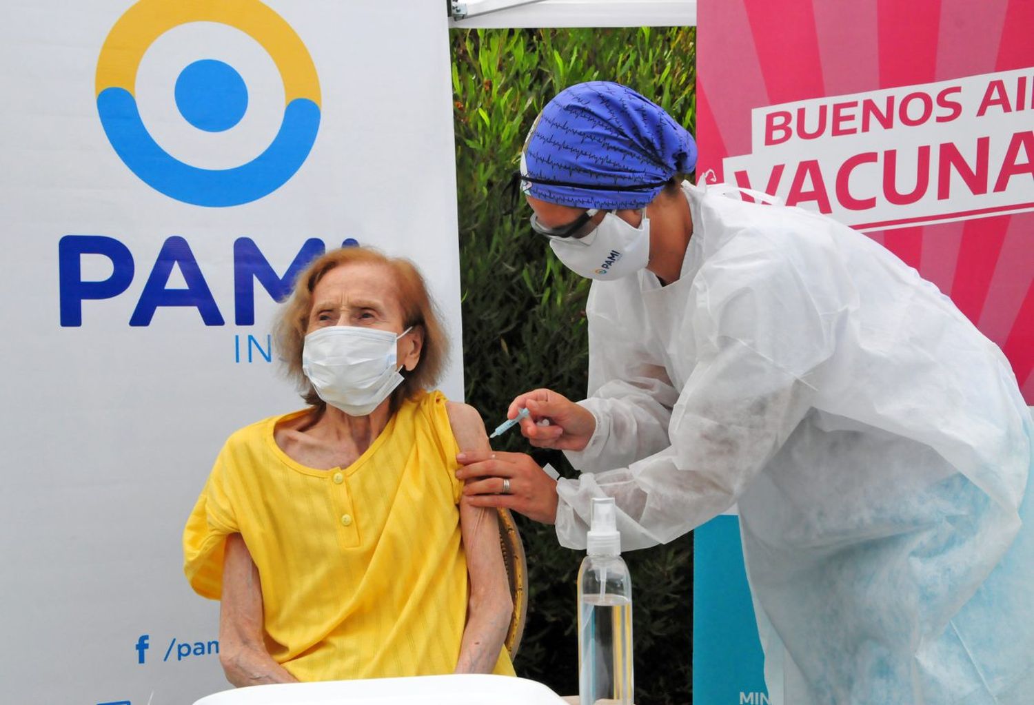 Comenzó la campaña de vacunación en los geriátricos con más de 150 personas inoculadas