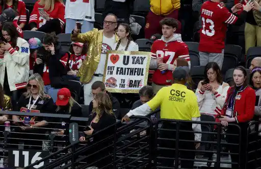 Taylor Swift llega al Super Bowl Y ACAPARA TODAS LAS MIRADAS (Video)