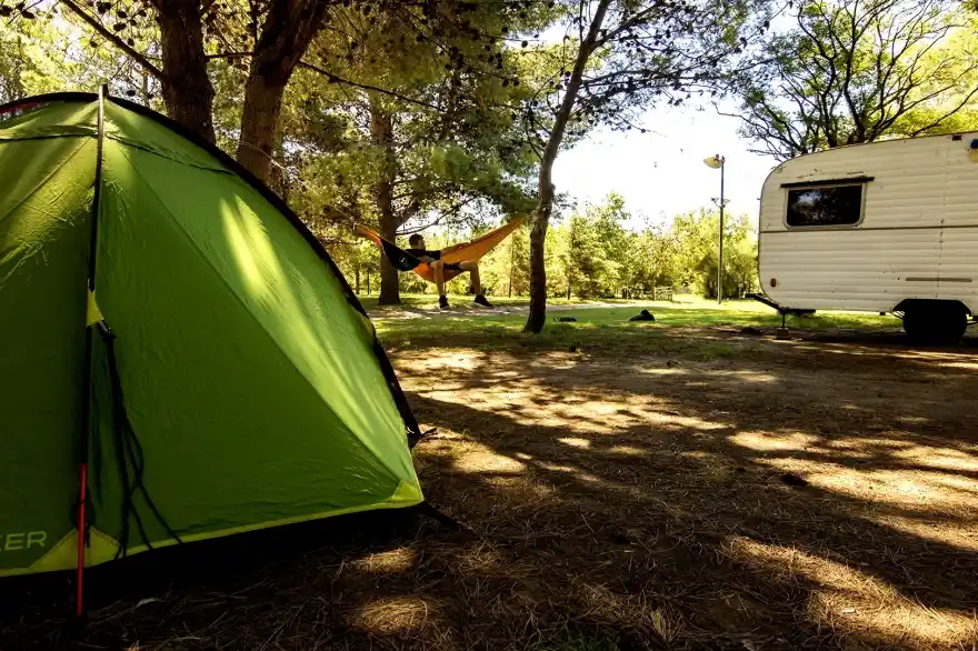 Verano bonaerense: La Provincia revirtió su decisión y habilitó los Campings para la temporada