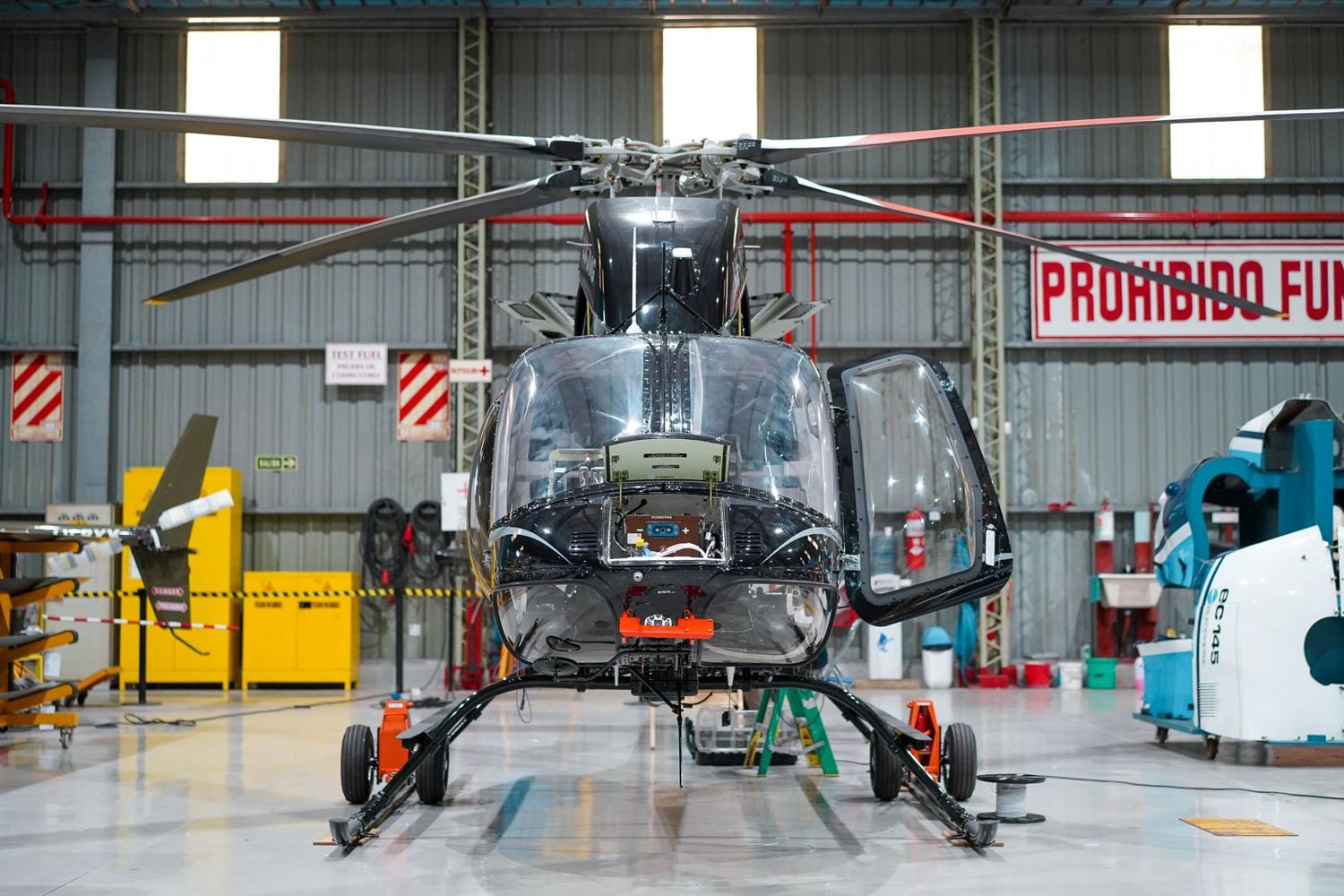 The first Bell 407 GXi registered in Argentina completes its assembly