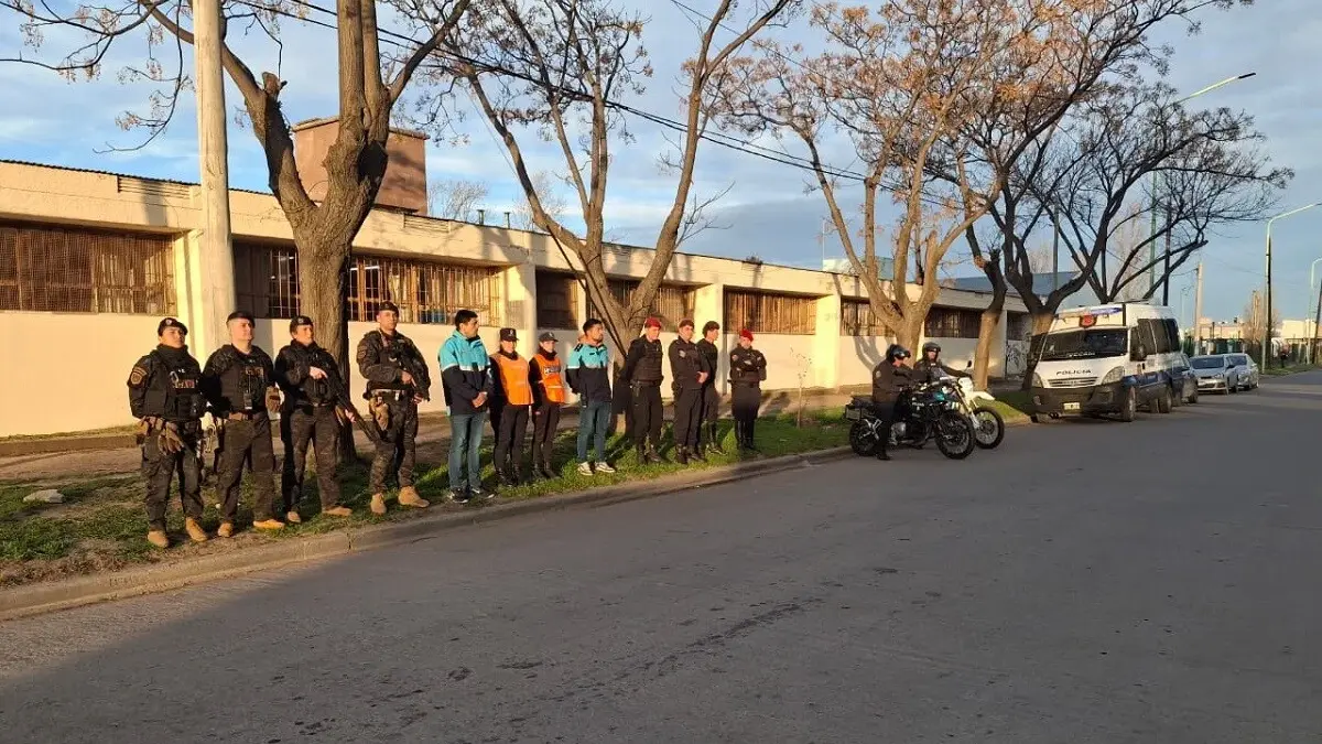 Megaoperativo policial en Bahia Blanca