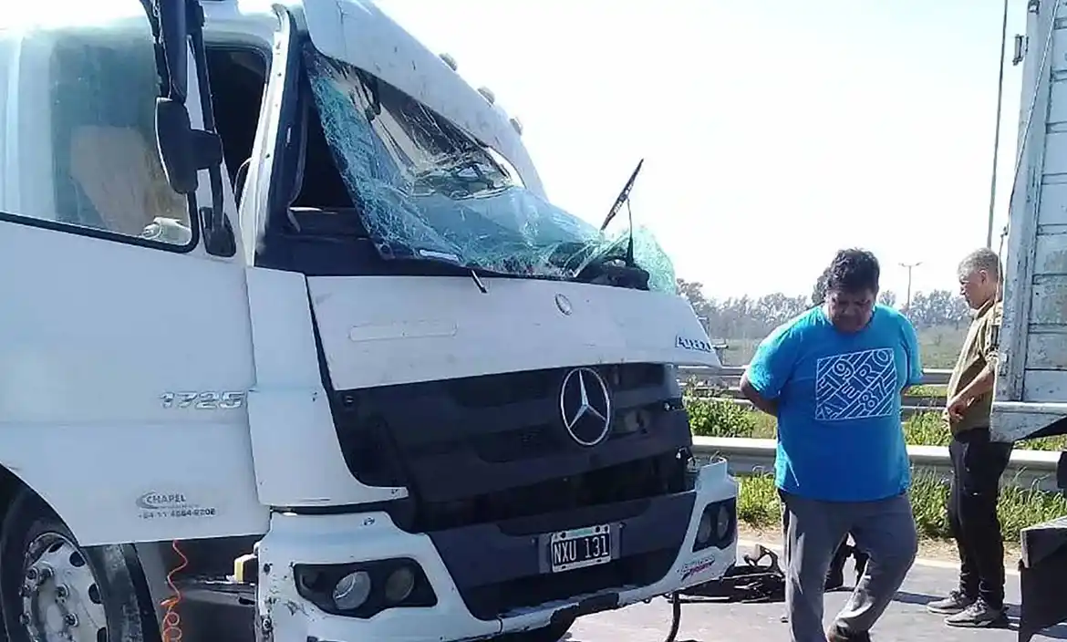 Choque entre dos camiones dejó como saldo una persona herida