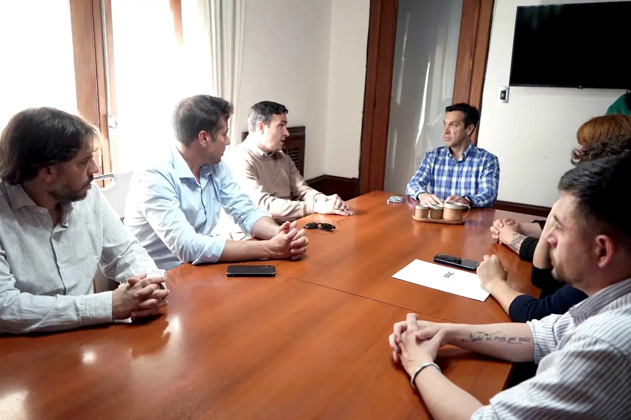 Reunión. Referentes del cooperativismo se reunieron con el intendente Arturo Rojas