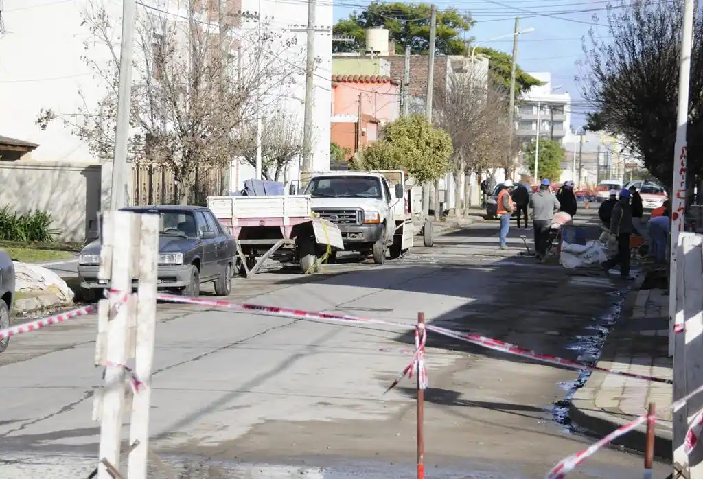 Seguimiento de la reparación del  pavimento de Constitución tras la obra de gas