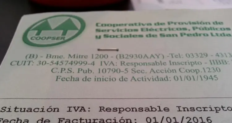 Coopser anuncia aumentos de la luz del 120 % para hogares y hasta 240 para industrias