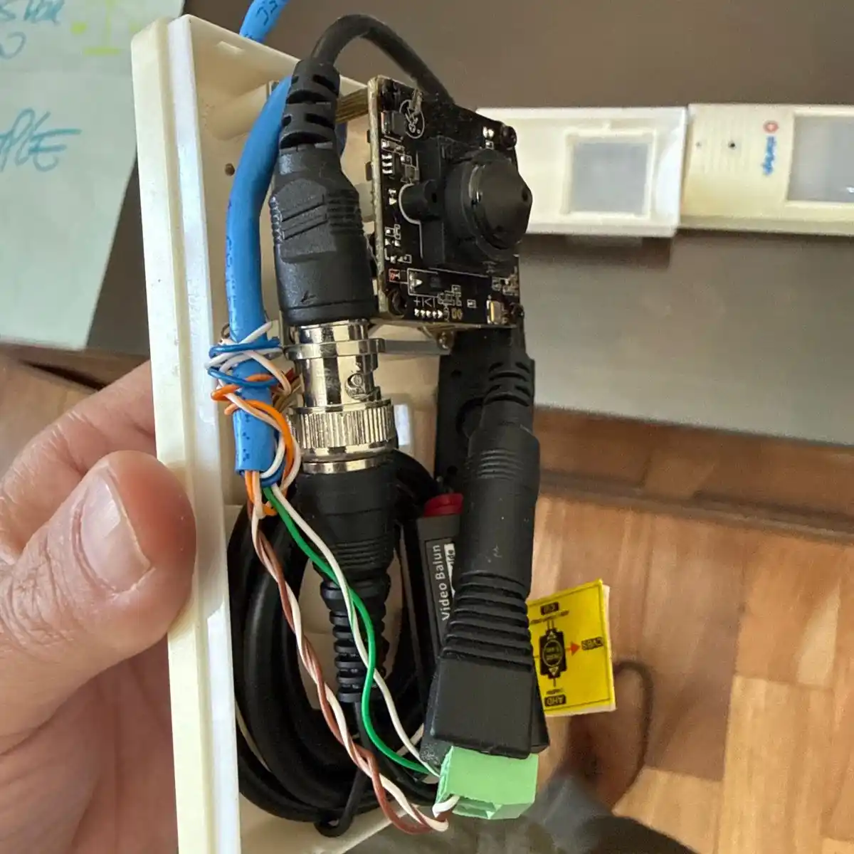 El fiscal Alfieri dio detalles sobre las cámaras ocultas halladas en la Casa Gris