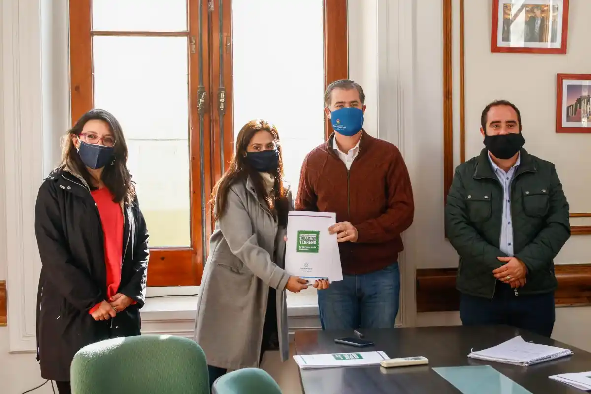 Tu Primer Terreno: Piaggio firmó los primeros cuatro convenios