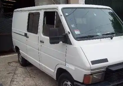 Buscan a sospechosos que habrían intentado levantar a una niña 