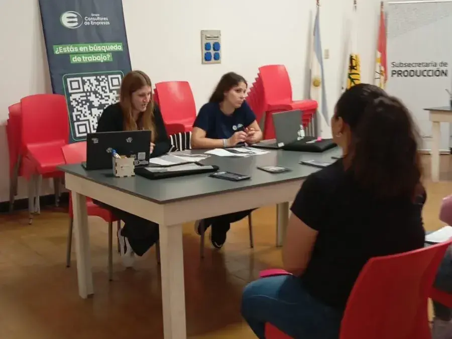 San Vicente: cerca de 80 vecinos participaron de una jornada de entrevistas laborales