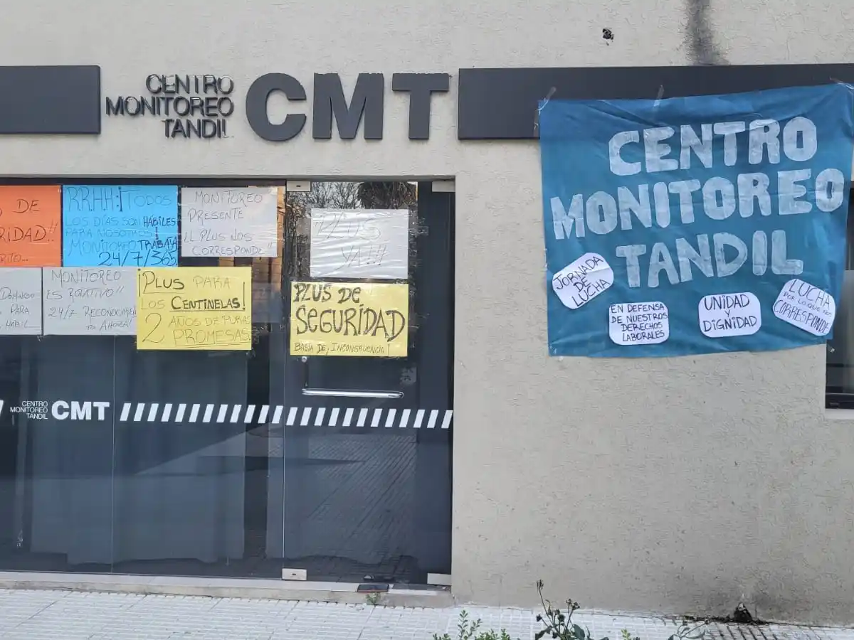 Reclamo de trabajadores municipales en el Centro de Monitoreo de la Secretaría de Protección Ciudadana.