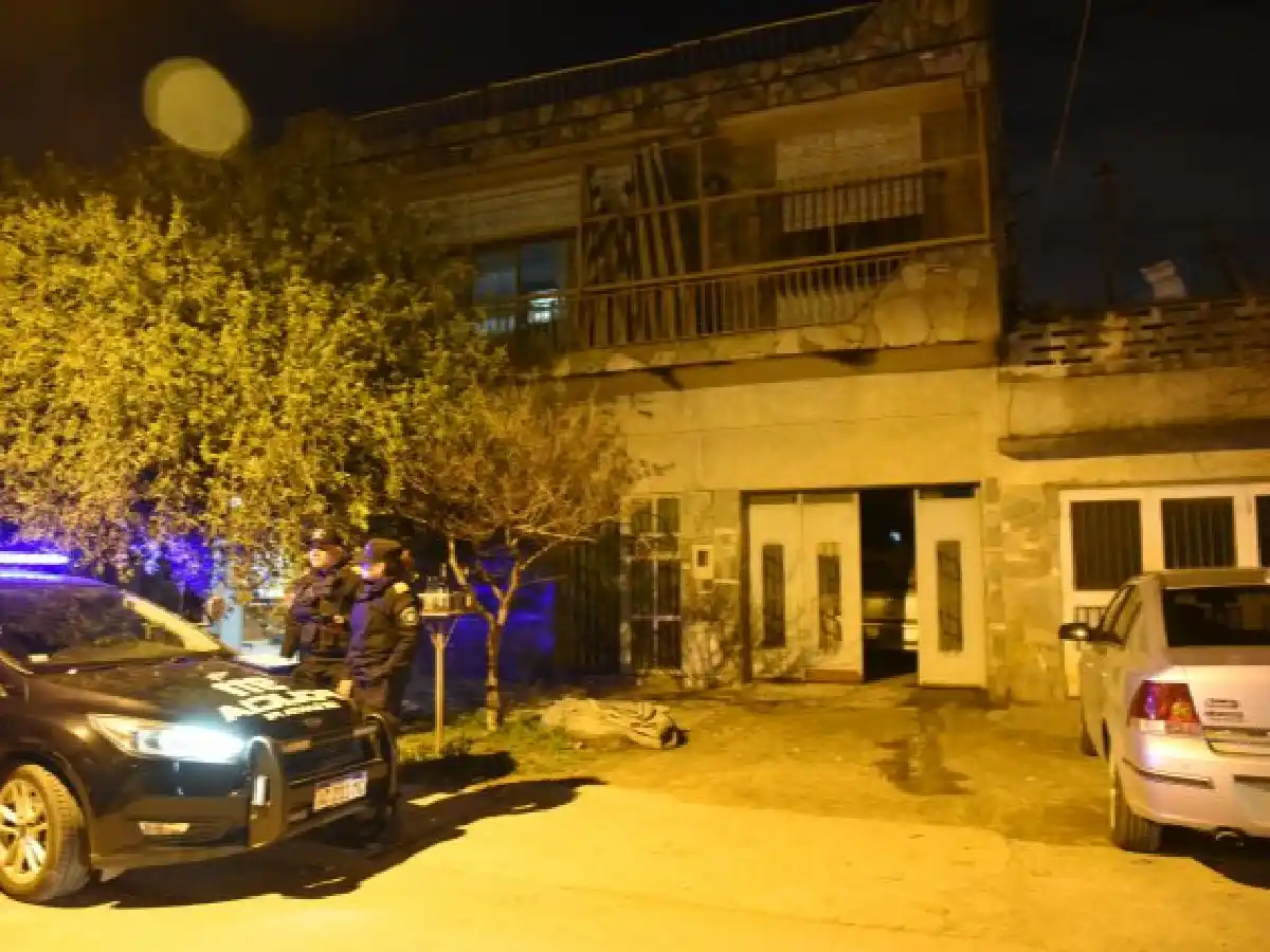 Hallan el cuerpo desmembrado de una mujer e investigan si fue mutilada por sus perros