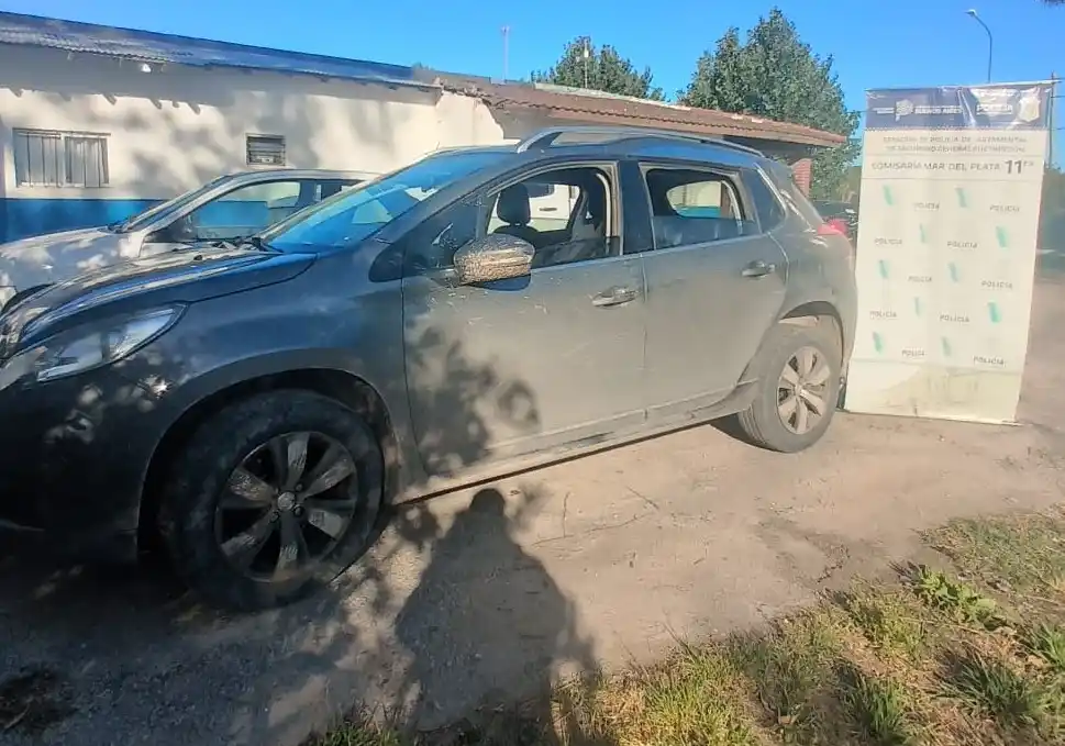 El auto fue recuperado por la Policía y puesto a consideración de la Justicia.