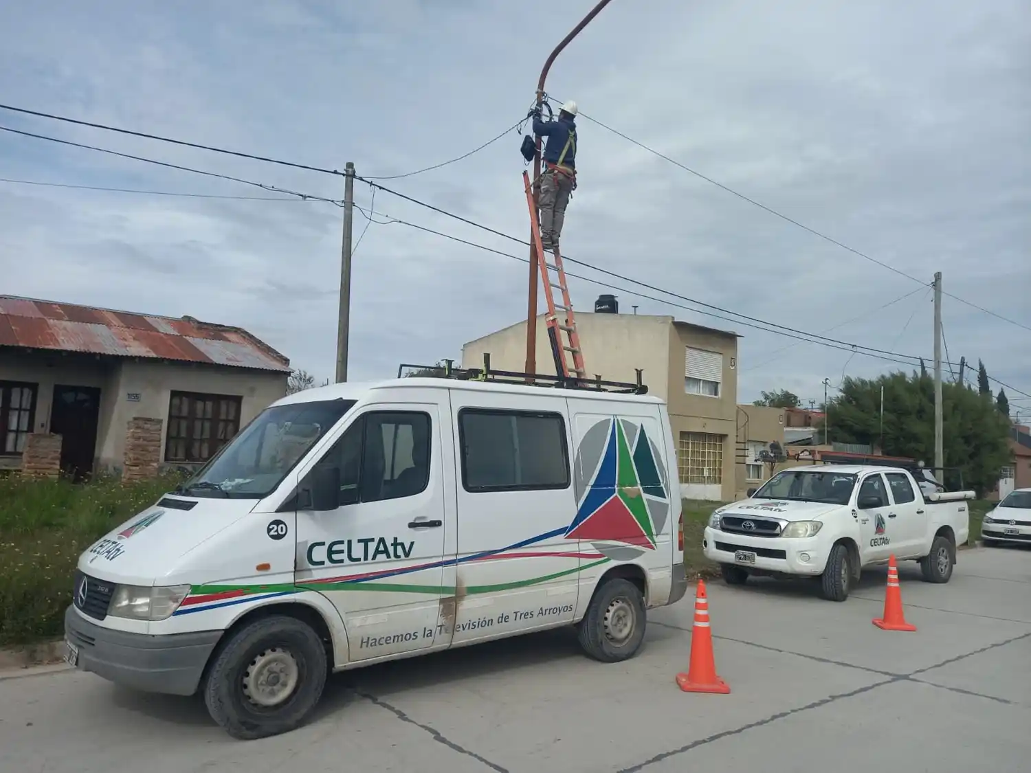 CELTAtv habilitó la segunda etapa de la obra de fibra óptica en el barrio Villa Italia