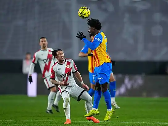 Valencia rescató un empate ante el Rayo