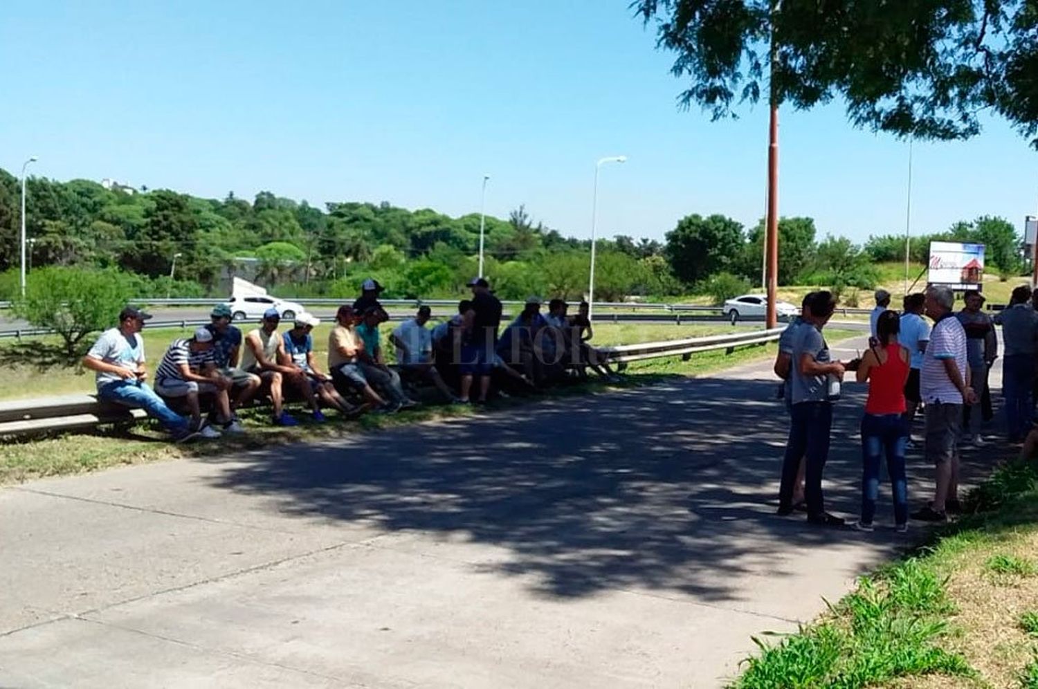 Productores se manifestaron en el ingreso al Túnel Subfluvial