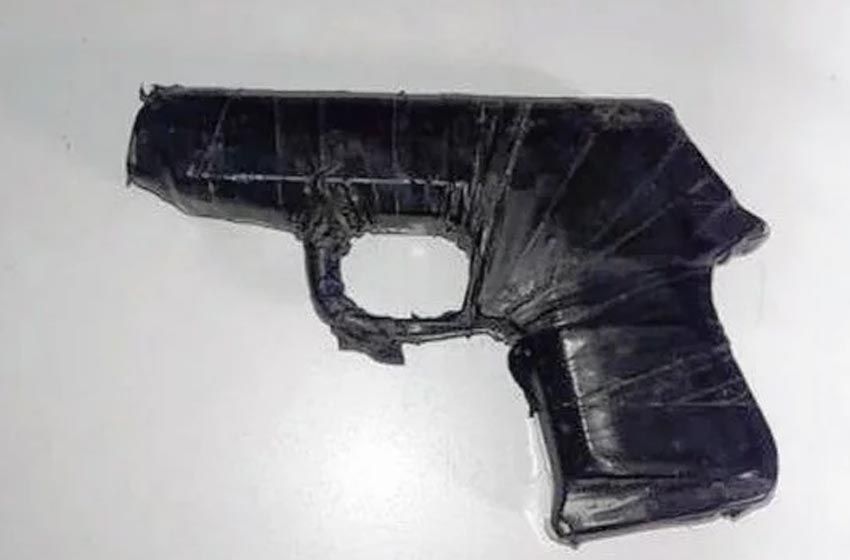 Dos niños de 7 y 8 años ingresaron a robar a una vivienda con un arma de juguete