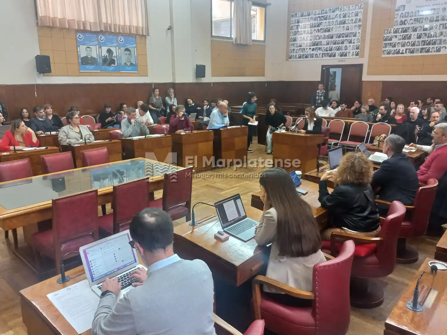 Presencia de trabajadores del INTI en la Banca 25 de la Comisión de Industria.