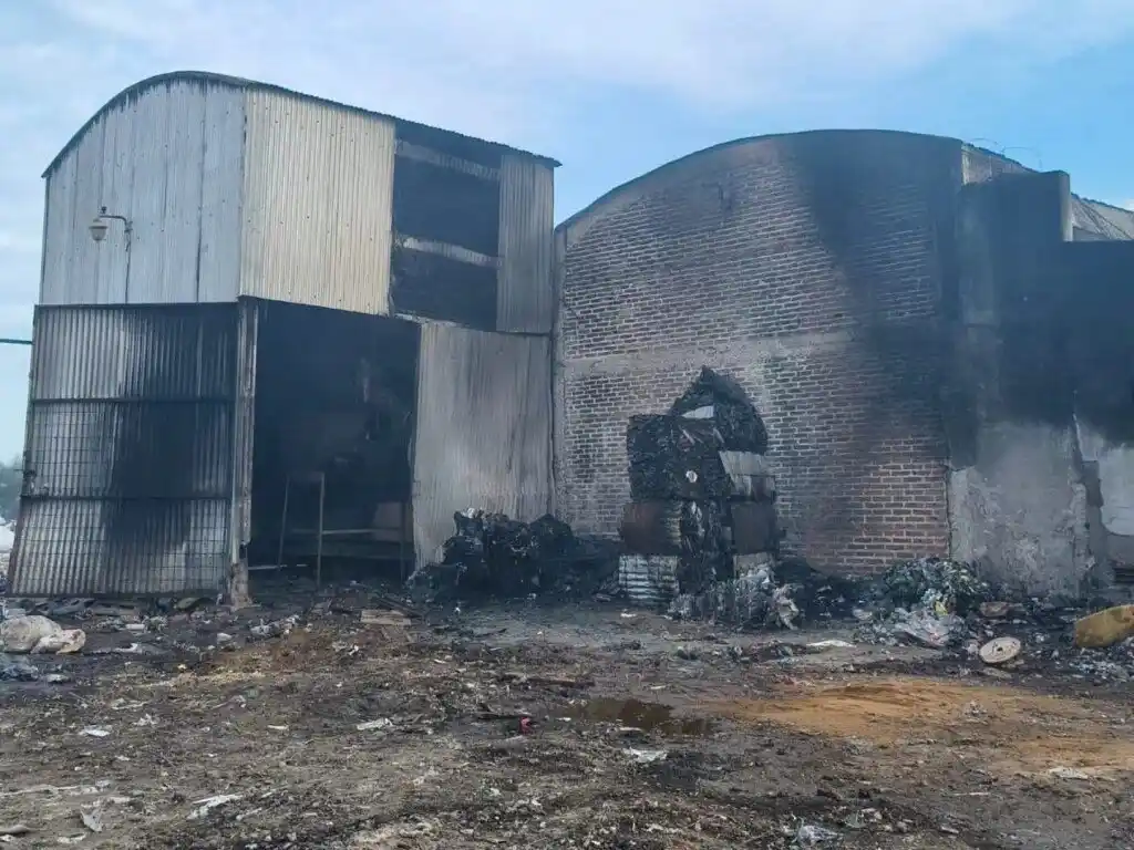 Investigan si fue intencional el incendio en la planta de residuos de Urdinarrain