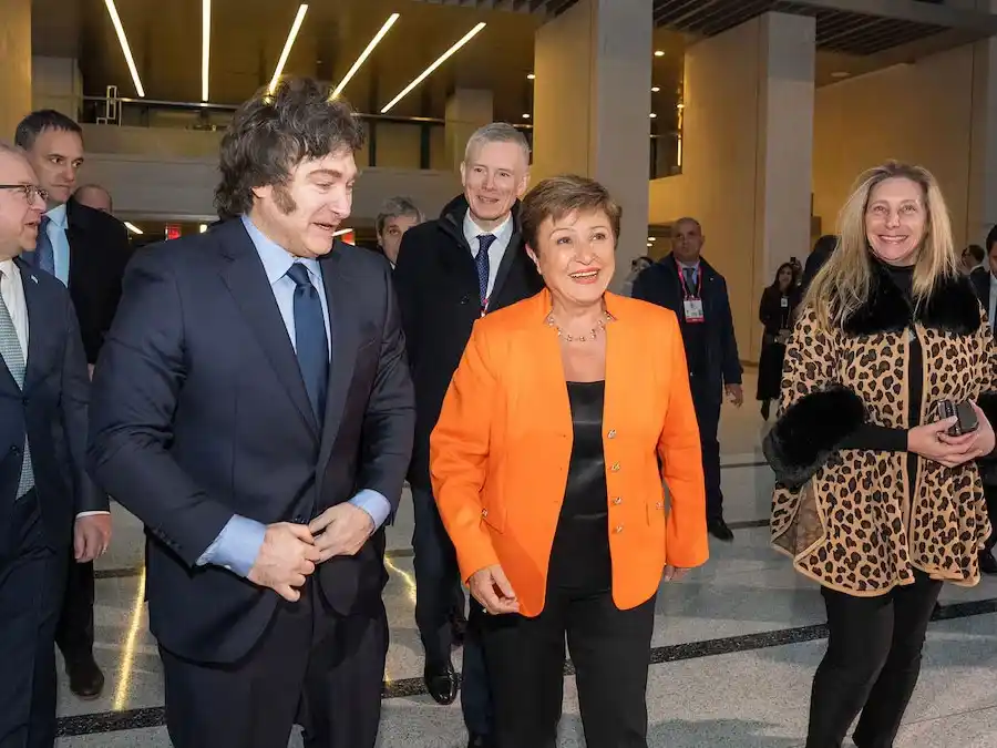 Adorni dio detalles de cómo seguirá el cepo cambiario tras el acuerdo con el FMI