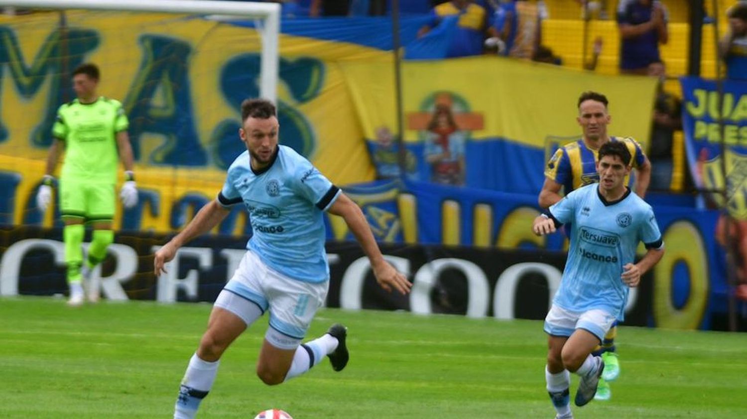 Belgrano apenas empató y no pudo quedar solo arriba