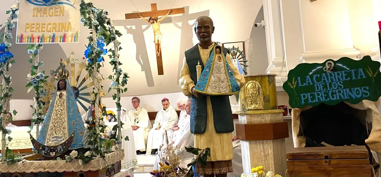 La Diócesis de Quilmes entregó la imagen peregrina a la Diócesis de Lomas de Zamora en la Misa de Envío a los servidores