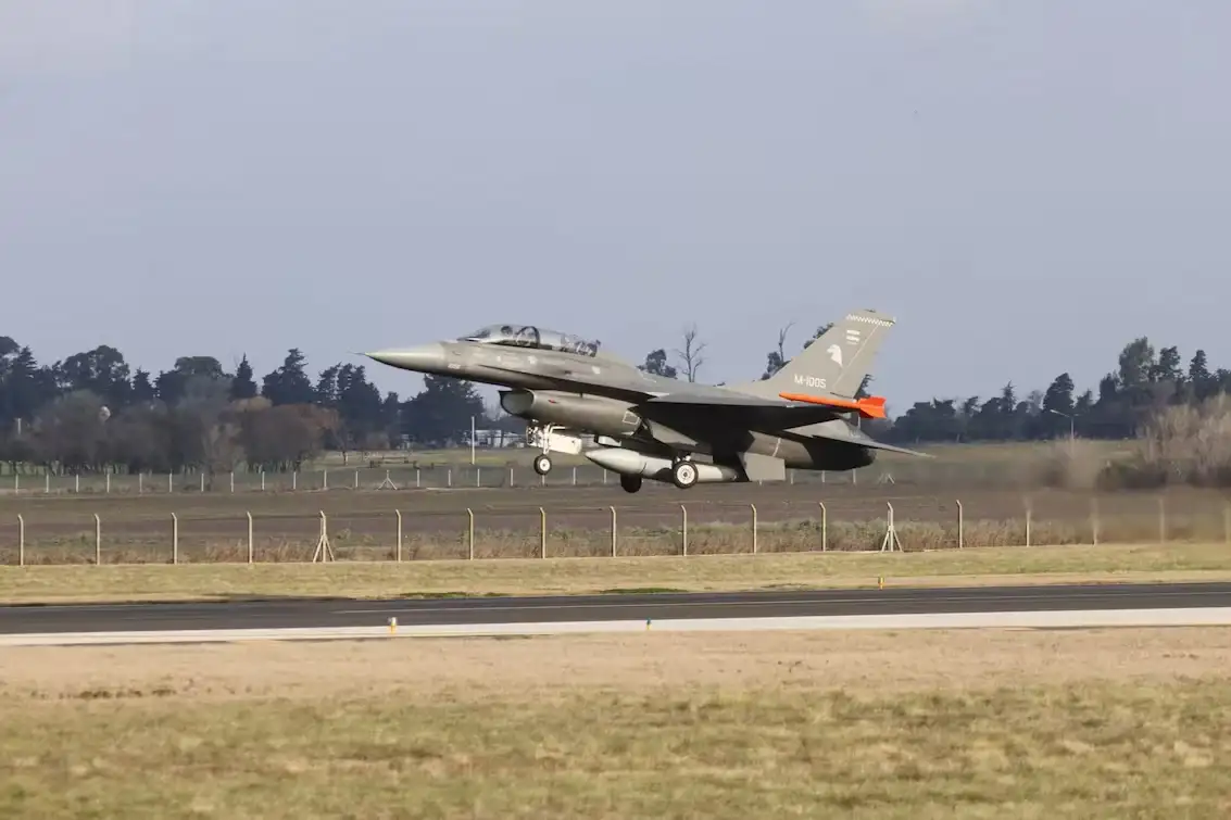 El Gobierno mostró el avance del programa de los F-16  - Foto: Ricardo Pristupluk - LA NACION