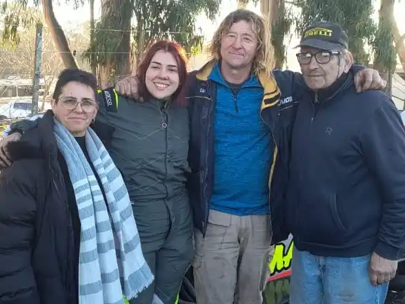 Verónica Andolfatti junto a su familia.