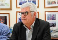 El Ejecutivo analiza ampliar  los horarios de los comercios y del servicio de transporte