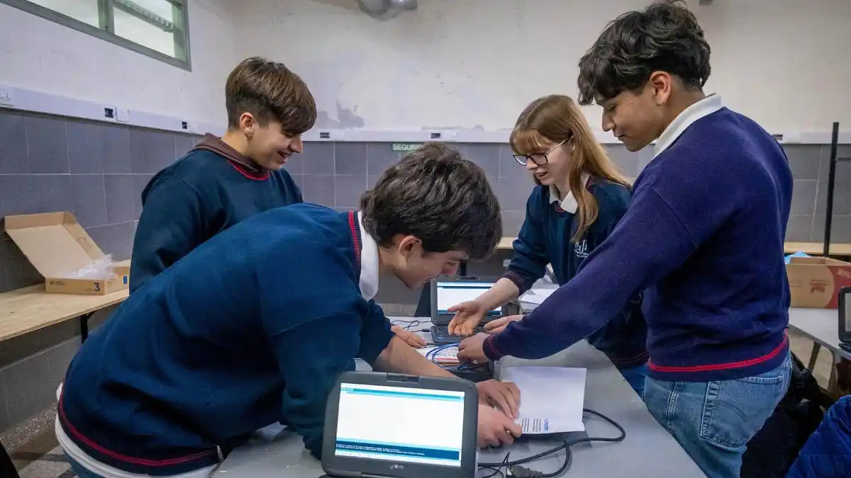 Pruebas PISA: el rendimiento de los estudiantes se mantuvo estable en matemáticas, lectura y ciencias