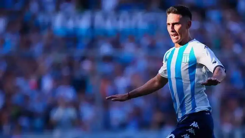 Con un golazo de Rojas, Racing superó a Sarmiento y escaló en la tabla