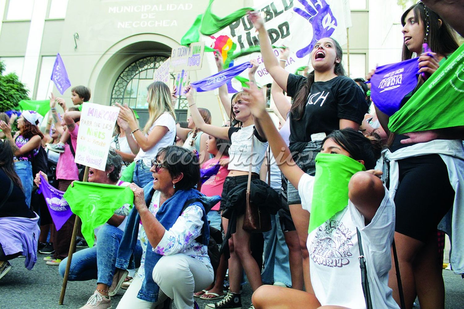 Frente a la Municipalidad. Se concentró un pasaje de la protesta