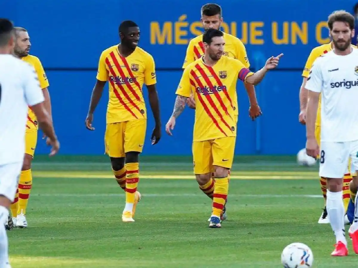 Messif fue titular en el amistoso de Barcelona
