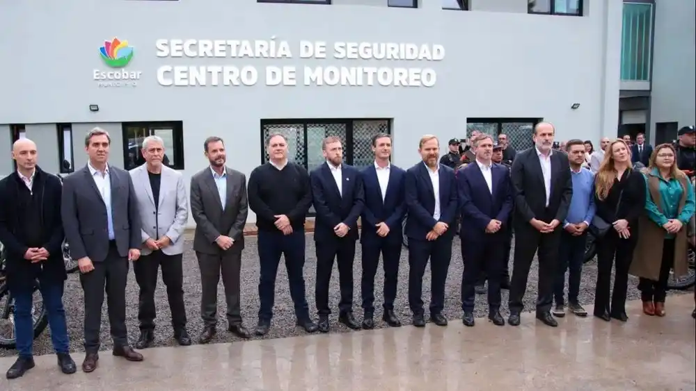 Los intendentes reunidos en Pilar con el ministro Alonso.