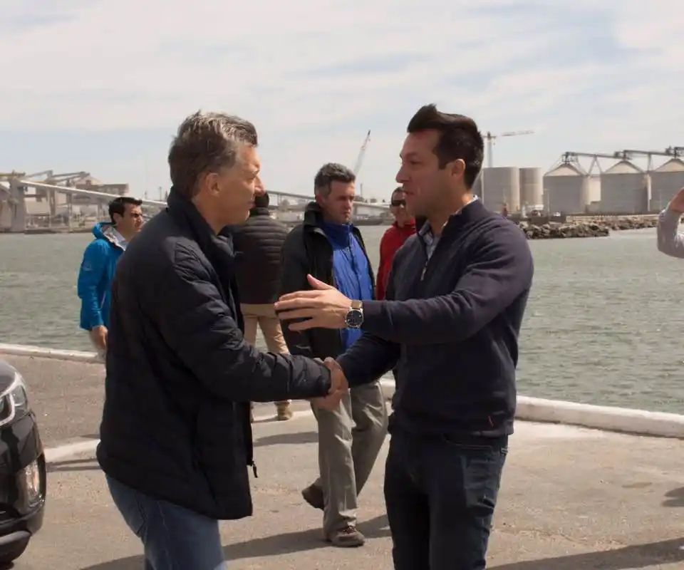 Macri recorrió la zona portuaria y estuvo con Rojas