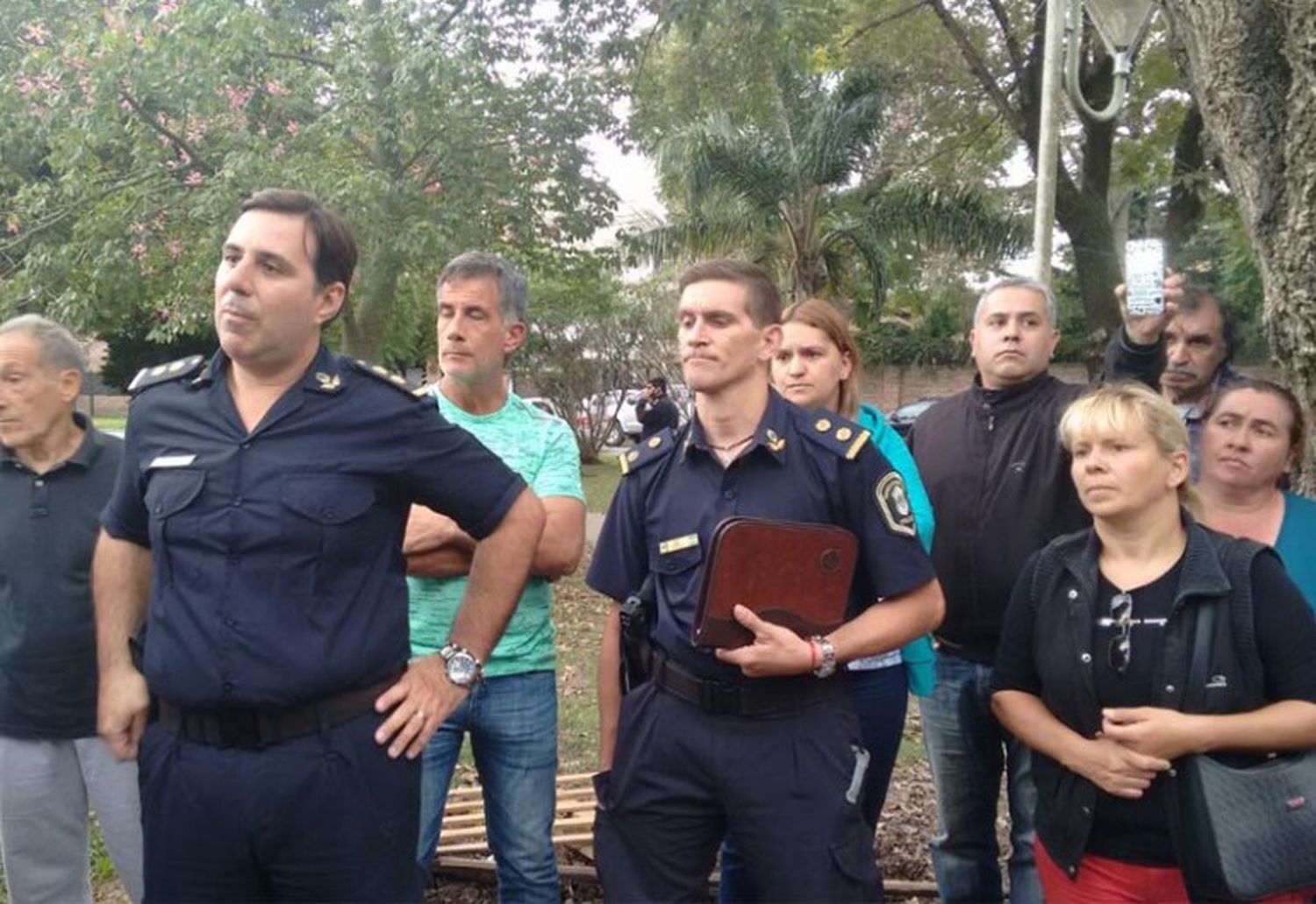 Pilar: Vecinos se reunieron con el intendente Ducoté por la inseguridad 