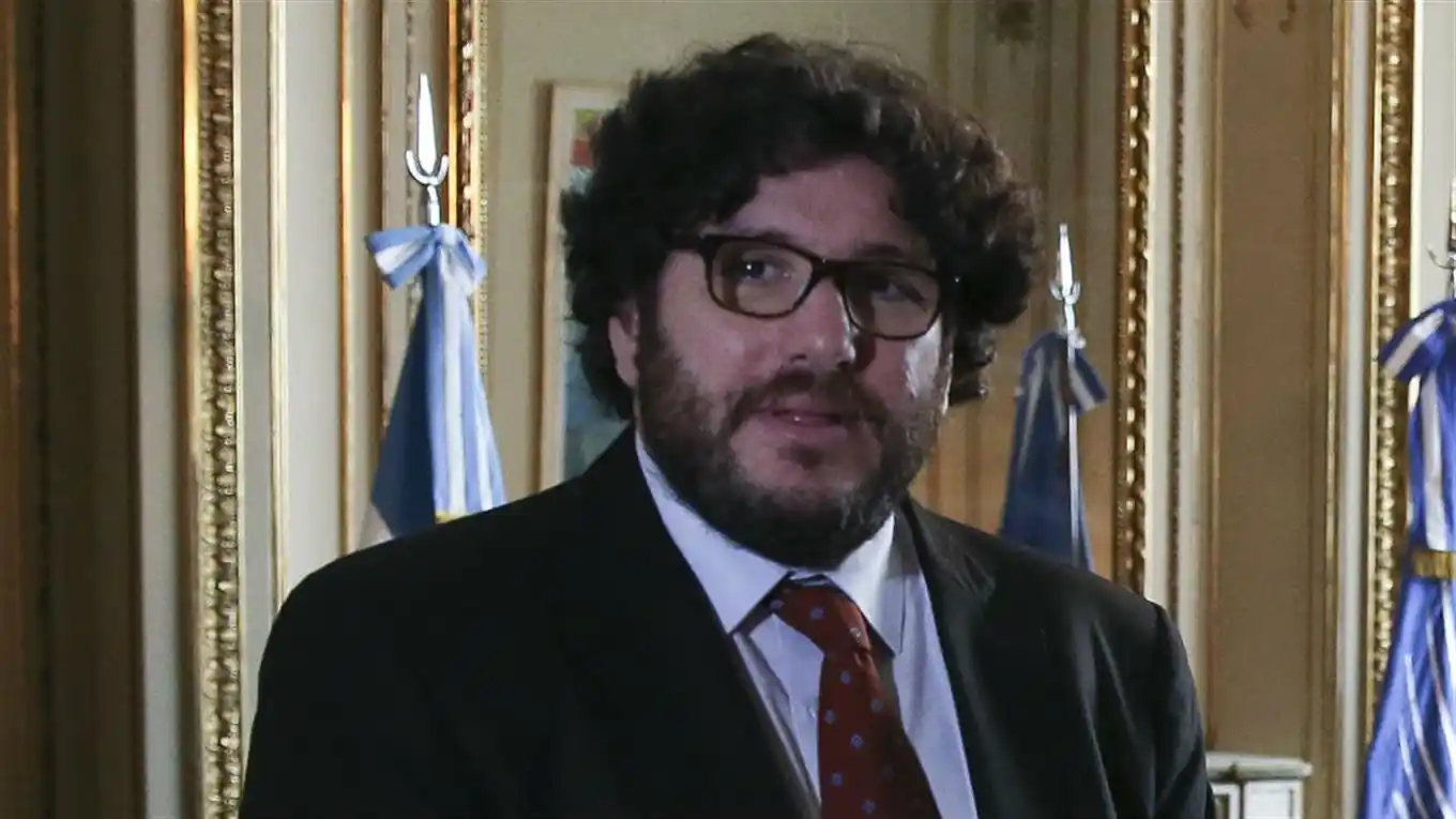 Avelluto explicó los motivos del relevo de Cacetta