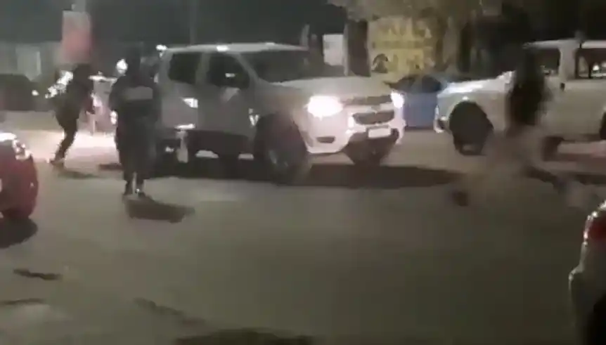 Investigan el ataque a machetazos que sufrió un hombre en la calle