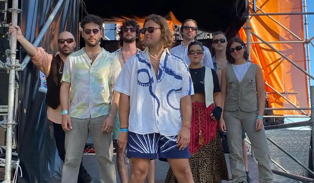 Zenón Pereyra junto a su banda