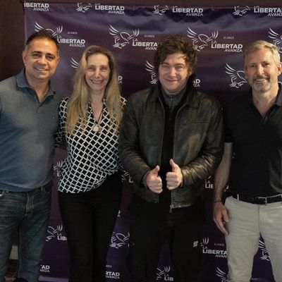 Davico asistió al acto de Milei en Paraná y se sacó una foto acompañado por el mandatario, su hermana y Frigerio