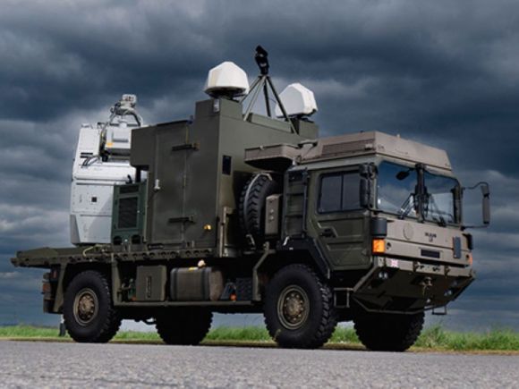 Reino Unido prueba arma de radiofrecuencia capaz de neutralizar enjambres de drones