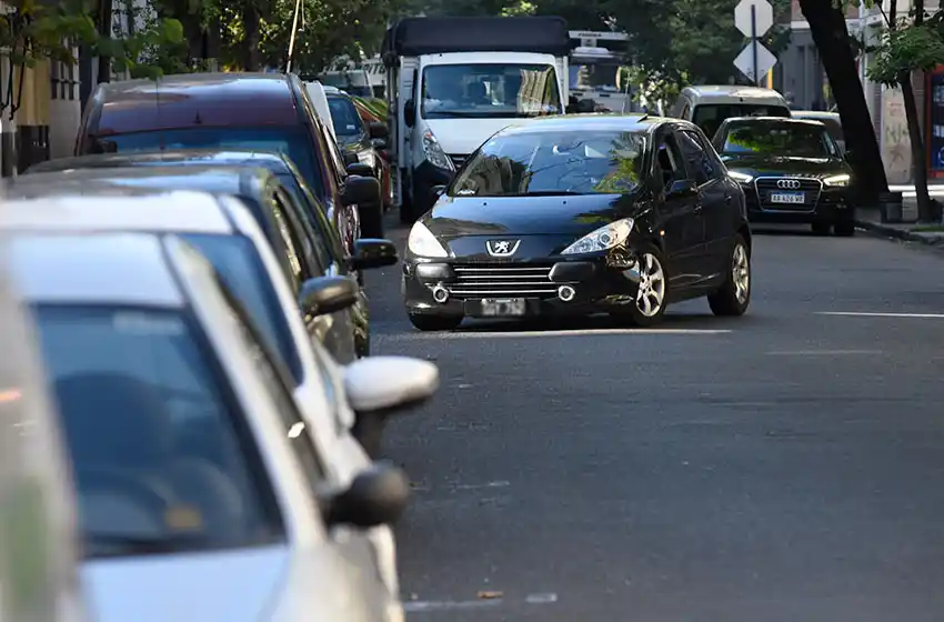 Se podrá estacionar gratis en varias cuadras del microcentro por el Día del Padre