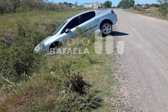 Se quedó dormido y terminó en la cuneta
