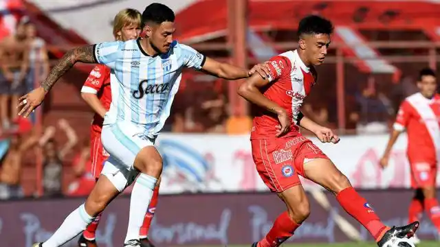 En un partido intenso, Argentinos y Atlético empataron 2-2