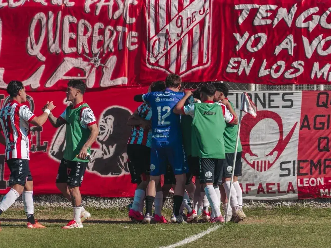 El León le ganó 1 a 0 a Defensores de Villa Ramallo y está cuarto en la tabla de posiciones. Foto: Prensa 9 de Julio