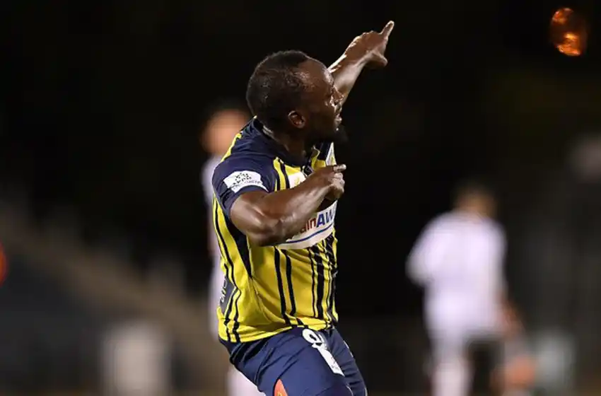 Usain Bolt convitió sus primeros dos goles