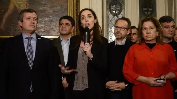 Vidal contra los gremios: "Nadie puede llamarse trabajador e intentar incendiar la puerta de la Legislatura"