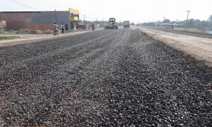 Avanza en la ciudad de Clorinda el enripiado de la avenida Marana
